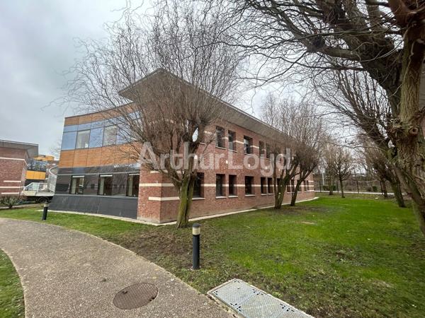 Immeuble de bureaux indépendant de 917 m² à vendre ou à louer - Parkings privatifs - ERP 5 - Métropole lilloise