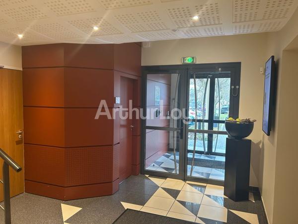 Immeuble de bureaux indépendant de 917 m² à vendre ou à louer - Parkings privatifs - ERP 5 - Métropole lilloise