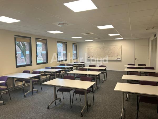 Immeuble de bureaux indépendant de 917 m² à vendre ou à louer - Parkings privatifs - ERP 5 - Métropole lilloise