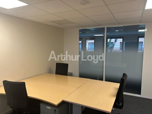 Immeuble de bureaux indépendant de 917 m² à vendre ou à louer - Parkings privatifs - ERP 5 - Métropole lilloise
