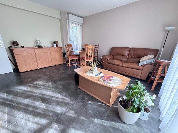 Appartement charmant à Cernay : 2 pièces, terrasse, cave et garage - le combo gagnant !