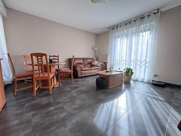 Appartement charmant à Cernay : 2 pièces, terrasse, cave et garage - le combo gagnant !