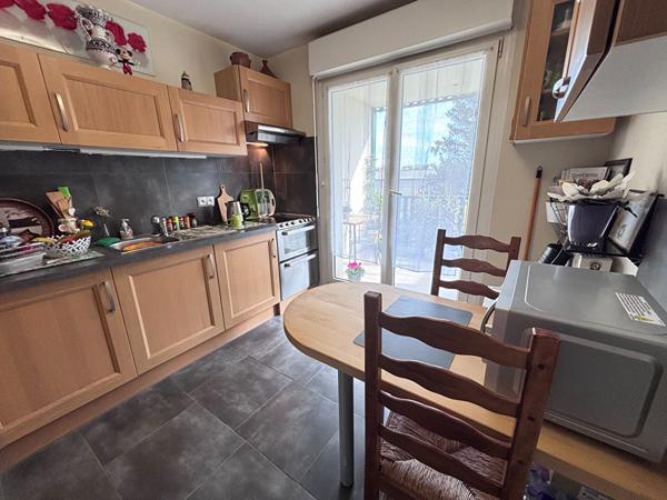 Appartement charmant à Cernay : 2 pièces, terrasse, cave et garage - le combo gagnant !