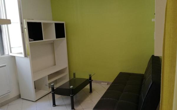 Appartement à louer    1 pièce •  Nîmes