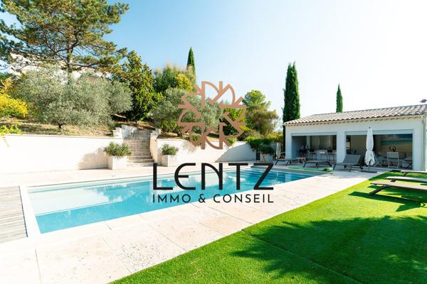 Villa de 226 m² avec piscine et appartement indépendant sur un terrain paysagé de 3 000 m²