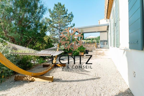 Villa de 226 m² avec piscine et appartement indépendant sur un terrain paysagé de 3 000 m²