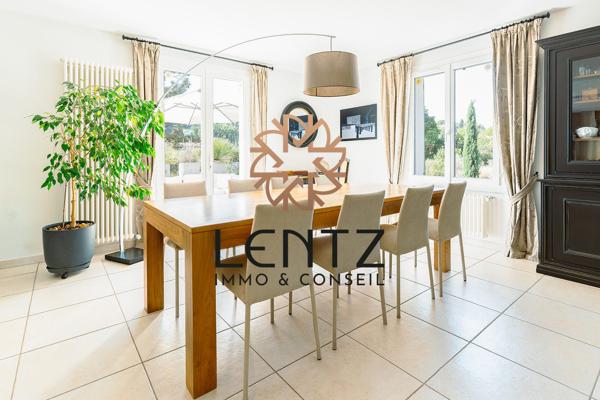 Villa de 226 m² avec piscine et appartement indépendant sur un terrain paysagé de 3 000 m²
