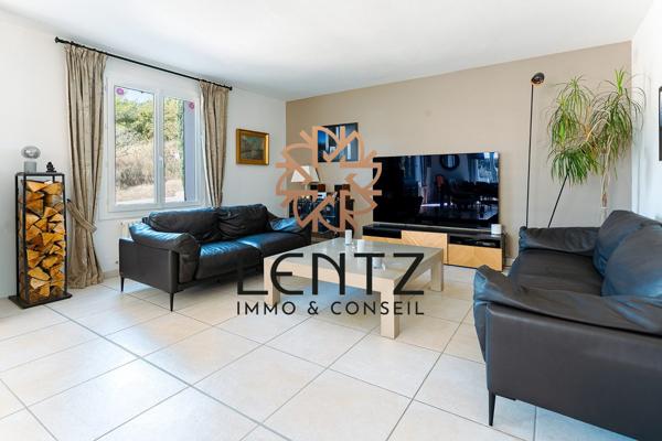 Villa de 226 m² avec piscine et appartement indépendant sur un terrain paysagé de 3 000 m²