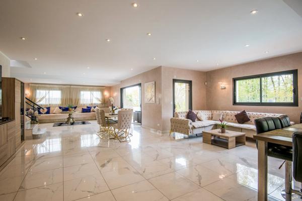 Propriété contemporaine d'exception - environnement privilégié sur les hauteurs de Brive Ussac
