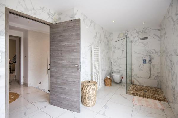 Propriété contemporaine d'exception - environnement privilégié sur les hauteurs de Brive Ussac
