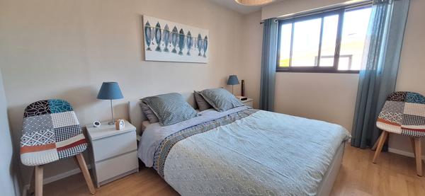 Jolie contemporaine de plain-pied, 151 m², 4 chambres, ayant un gîte de 52 m² !