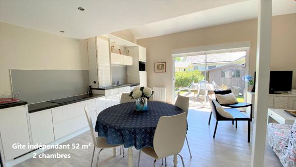 Jolie contemporaine de plain-pied, 151 m², 4 chambres, ayant un gîte de 52 m² !