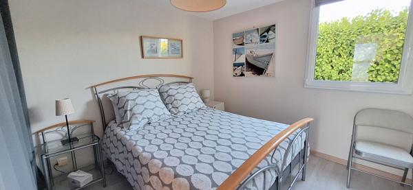 Jolie contemporaine de plain-pied, 151 m², 4 chambres, ayant un gîte de 52 m² !