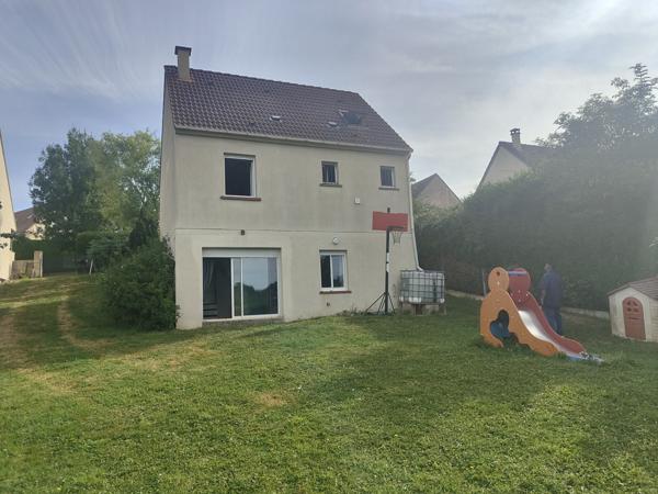 A 15 MN DE GISORS VERS GOURNAY, TRES BELLE MAISON RENOVEE DE 120 M² HAB SUR 600 M² CLOS AVEC VUE SUR VALLEE Gisors (27140)