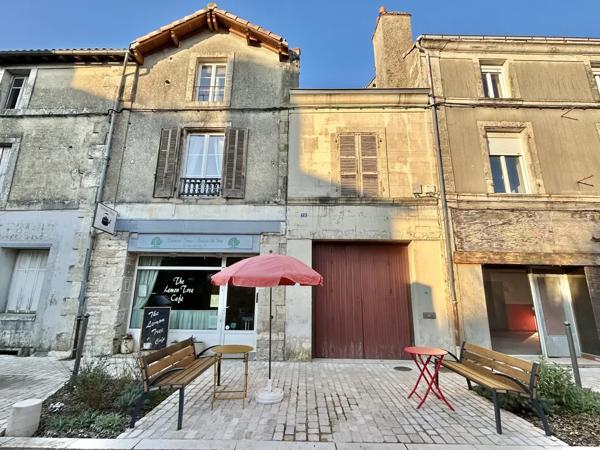 Café / salon de thé avec logement 3 chambres et jardin For