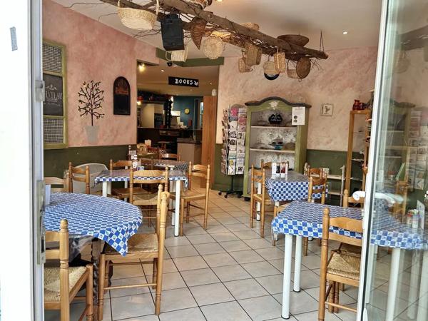 Café / salon de thé avec logement 3 chambres et jardin For