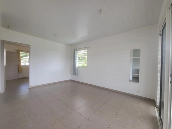 APPARTEMENT T2 AVEC GRANDE TERRASSE À RÉMIRE-MONTJOLY