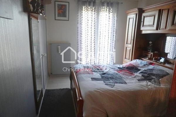 Deux logements en un, avec piscine et parc arboré