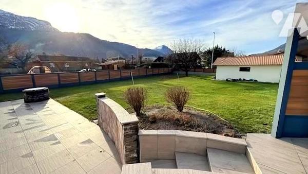 Villa contemporaine sur 2 niveaux