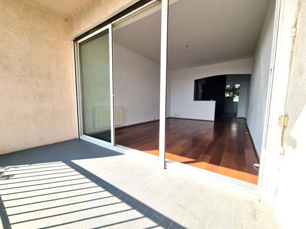 LOCATION d'un appartement F3 (60 m²) à BASTIA