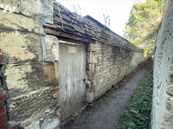 CAEN MAISON 5 PIECES EN TRES BON ETAT