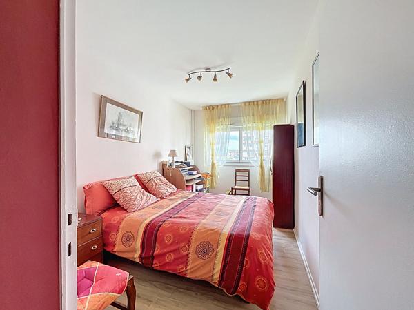 A VENDRE ANGERS Madeleine / Justices - Rare ! T3 rénové avec balcon, stationnement privatif et cave