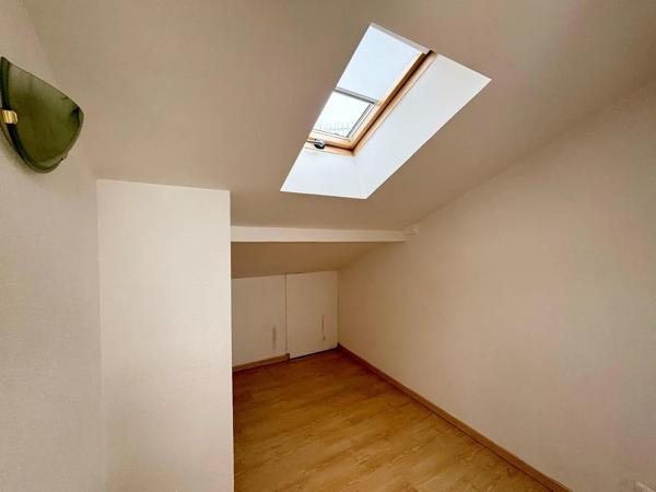 Appartement à louer 2 pièces 37.41m² Grand-Charmont (25200)