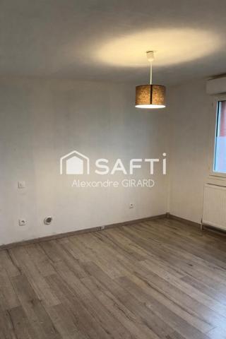 Maison d’environ 80 m2 avec 2 chambres sur une parcelle de 400m2