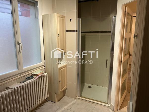 Maison d’environ 80 m2 avec 2 chambres sur une parcelle de 400m2