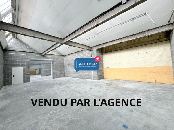 Dans un ensemble immobier: Hangar de 116,4 m2