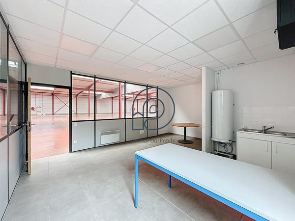 📦 Entrepôt logistique de 2 673 m² sur terrain indépendant de 5 000 m² – Halluin (frontière belge)