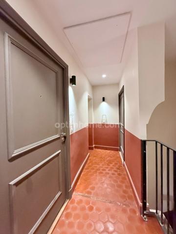 Studio rénové en plein cœur du centre-ville de GRASSE