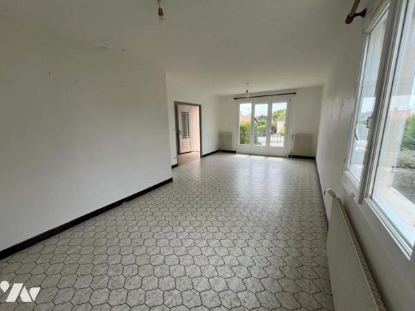 À vendre à ITEUIL(86240) – Maison sur sous-sol avec jardin clos