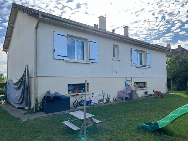 À vendre à ITEUIL(86240) – Maison sur sous-sol avec jardin clos