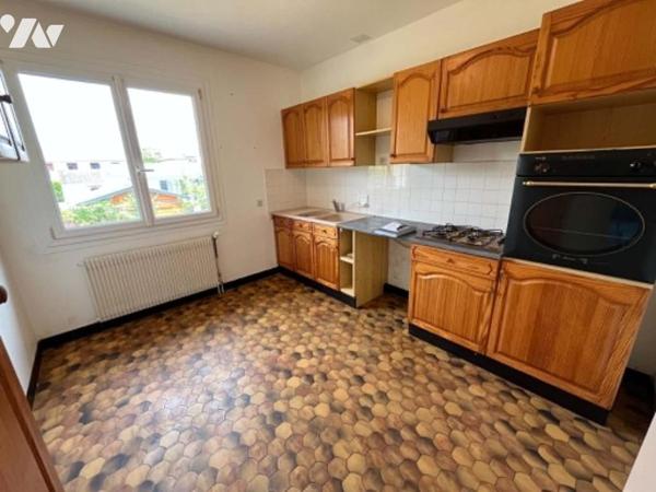À vendre à ITEUIL(86240) – Maison sur sous-sol avec jardin clos