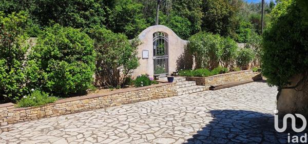 Maison traditionnelle 5 pièces de 178 m² à La Valette-du-Var (83160)