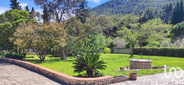 Maison traditionnelle 5 pièces de 178 m² à La Valette-du-Var (83160)