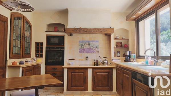 Maison traditionnelle 5 pièces de 178 m² à La Valette-du-Var (83160)