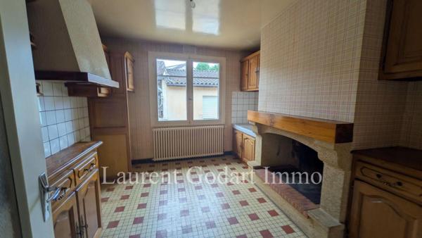 Maison de village avec jardin et garage de 160m²