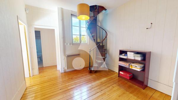 Maison 9 pièces 204 m2