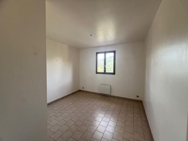 Toulon Est Maison de 90 m² avec 3 chambres et une Terrasse 50 m²