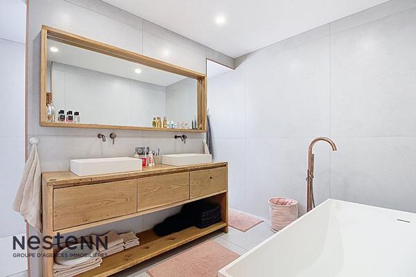 Maison contemporaine T5 d'exception de 2022 dans un environnement privilégié.