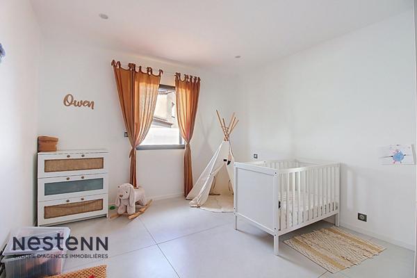 Maison contemporaine T5 d'exception de 2022 dans un environnement privilégié.