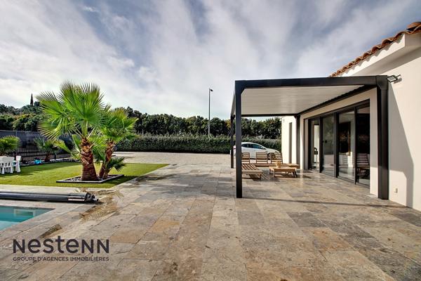 Maison contemporaine T5 d'exception de 2022 dans un environnement privilégié.