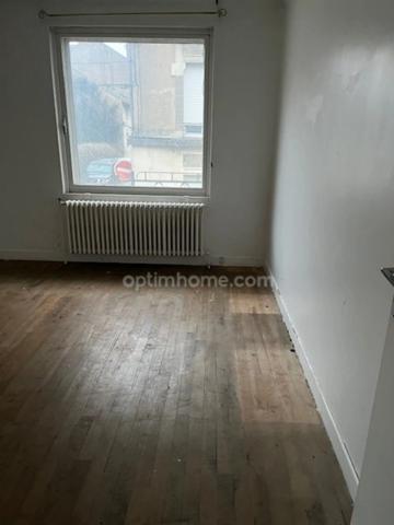 Maison à Etain avec 3 garages!