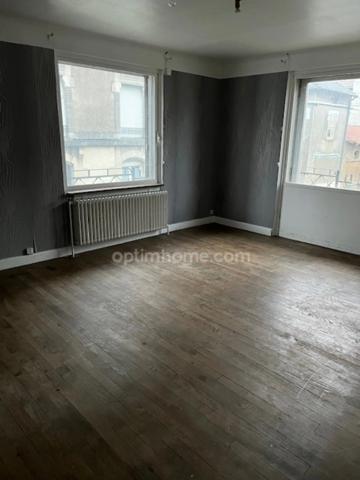 Maison à Etain avec 3 garages!