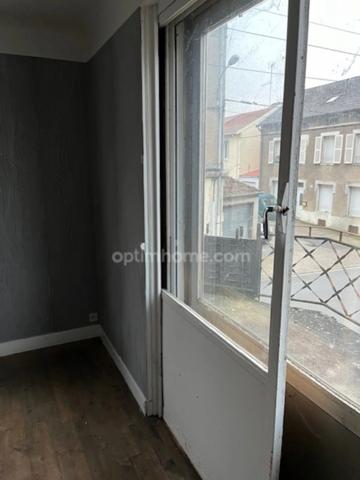 Maison à Etain avec 3 garages!