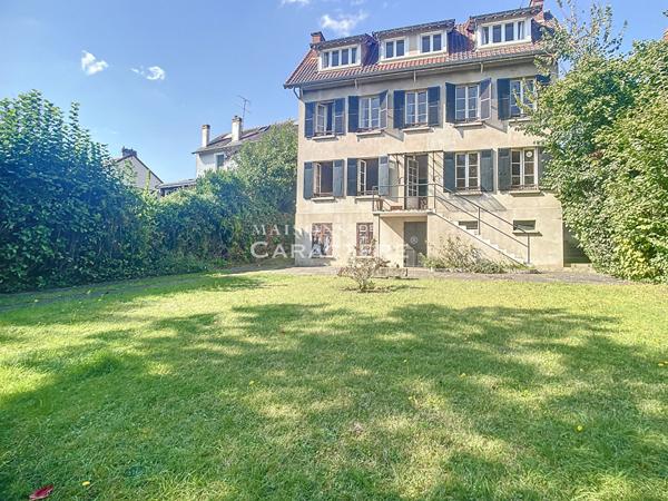 Maison d’époque au jardin extraordinaire de 1400m2 au coeur de ville