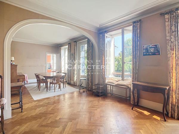 Maison d’époque au jardin extraordinaire de 1400m2 au coeur de ville
