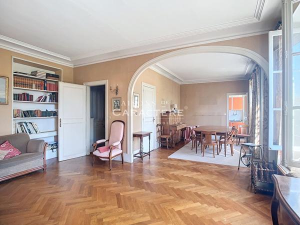 Maison d’époque au jardin extraordinaire de 1400m2 au coeur de ville